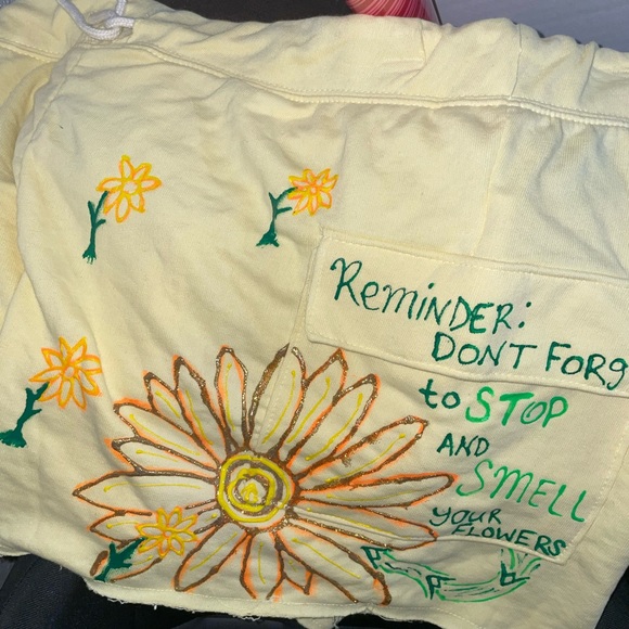 Smell the Flowers shorts - Picture 5 of 6
